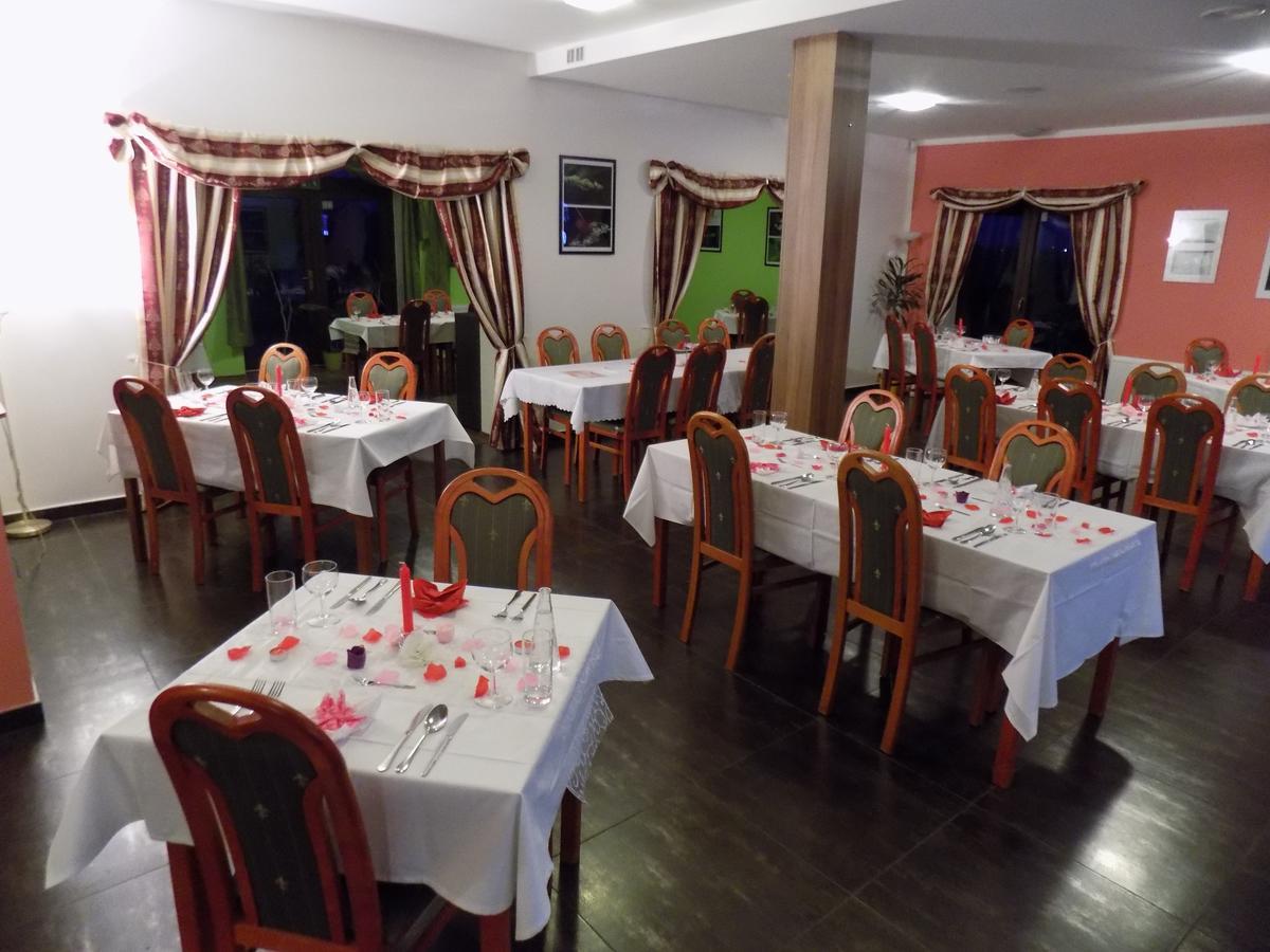 Hotel Golf Bitozeves エクステリア 写真